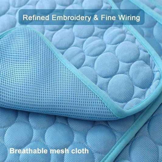 Blue breathable mesh mat with refined embroidery and fine wiring details